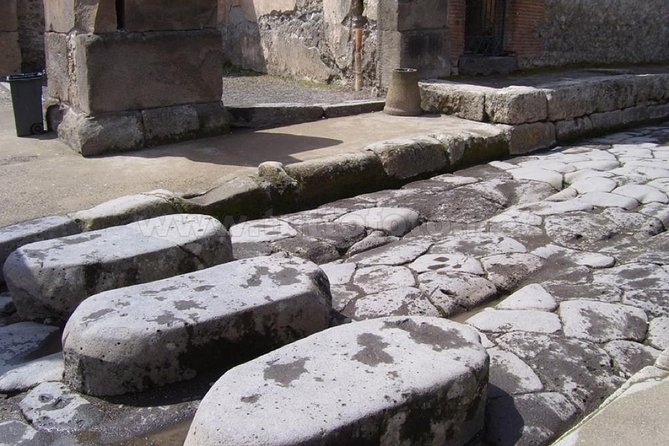 Archaeological Site of Pompeii and Mount Vesuvius - Exploring Mount Vesuvius