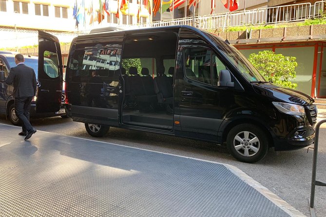 Arrival Private Transfer IST or SAW Airport to Istambul, Levent or Taksim by Bus - Key Points