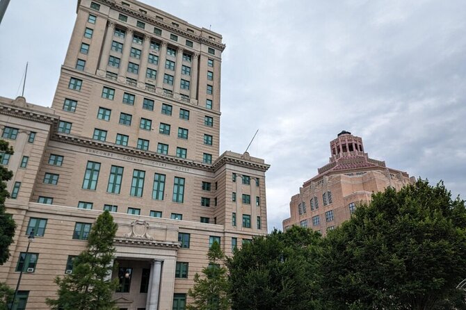 Asheville Scavenger Hunt Walking Tour and Game - Key Points