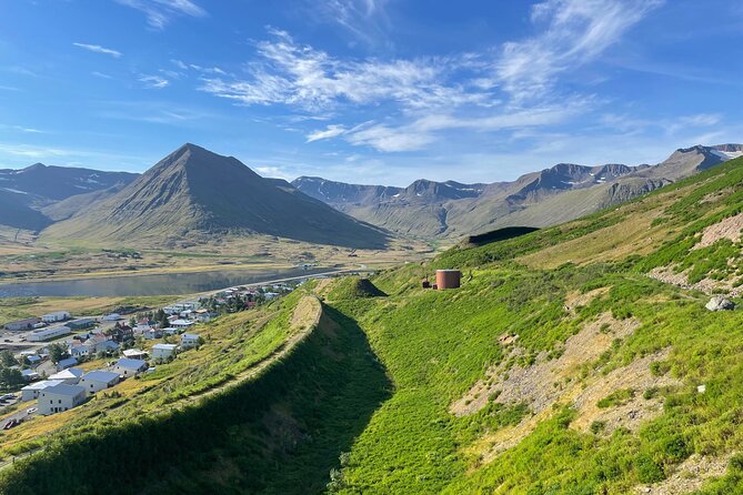 Avalanche Guards and Hvanneyrarskál Hiking - Overview of the Activity