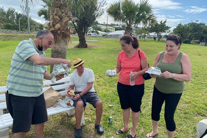 Bermudas Island Discovery Tour With the Famous Fish Sandwich Experience - Key Points