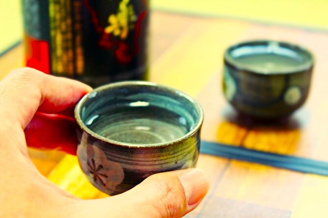 Casual Japanese SAKE Tasting and Snack Experience in Kabukicho - Overview of the Experience