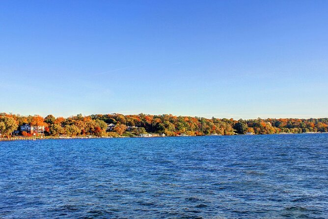 Chicago, Milwaukee&Lake Geneva Autumn Maple Foliage 1-Day Tour - Key Points