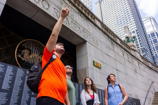 Chicago Riverwalk and History Walking Tour - Key Points