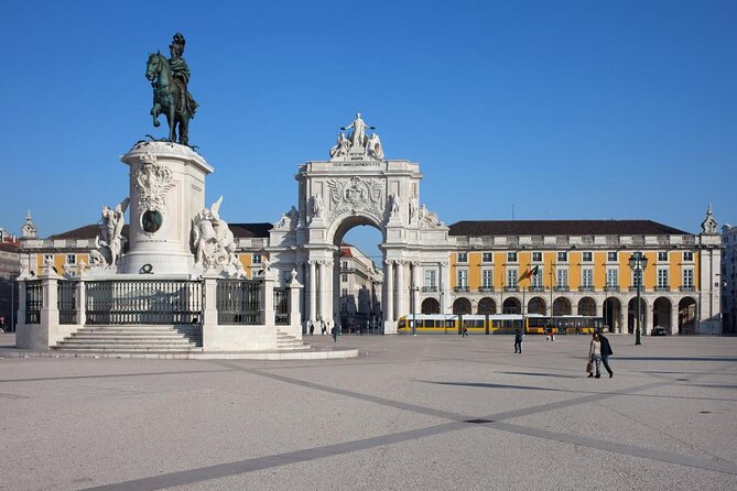 Christmas Food & Walking Tour in Lisbon - Key Points