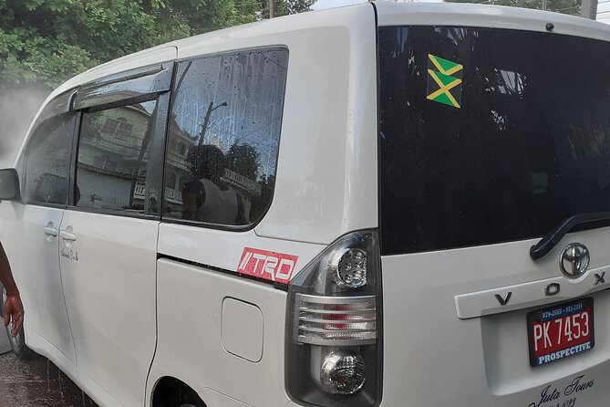 Club Night Life Round-Trip Private Transfer in Montego Bay - Key Points