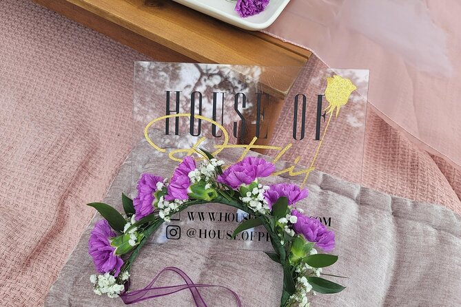 Creating Flower Crowns at a Picnic - Key Points