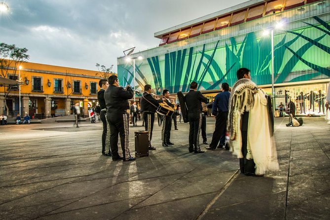 Dinner at a Panoramic Restaurant and Show at Plaza De Los Mariachis - Show Highlights