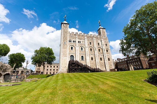 Explore Over 30 Prime London Locations With a Handy App - Key Points