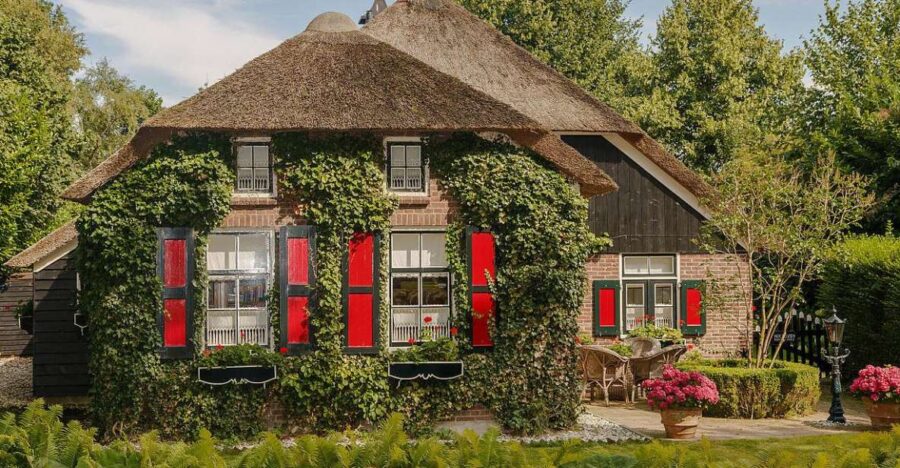 From Amsterdam: Private Day Trip to Giethoorn and Lelystad
