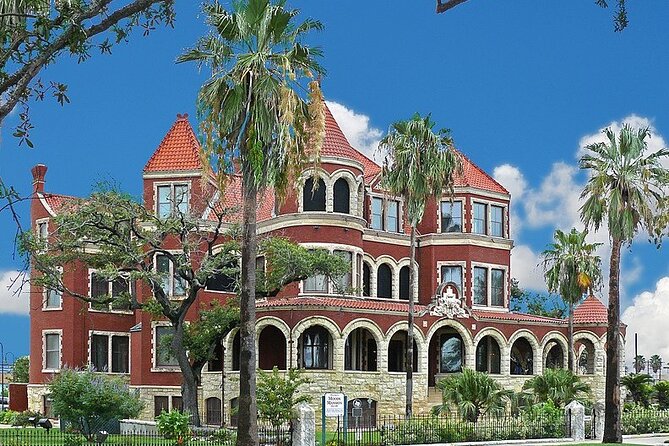 Galveston Mansions and Murder Walking Tour - Good To Know