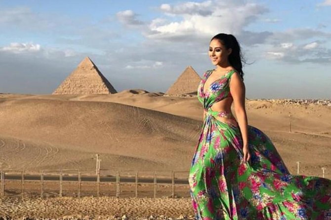 Guided Pyramids Tour to Giza Pyramids and Dahshur Including Transportation