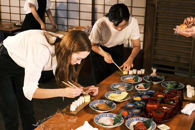 Half-day Kanazawa Tour, Omicho Market, Ohi Museum & Sushi-making - Key Points