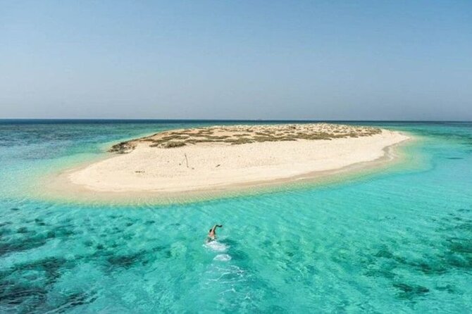 Hamata and Qulaan Islands Boat Tour With 3 Stops Snorkeling and Lunch - Key Points