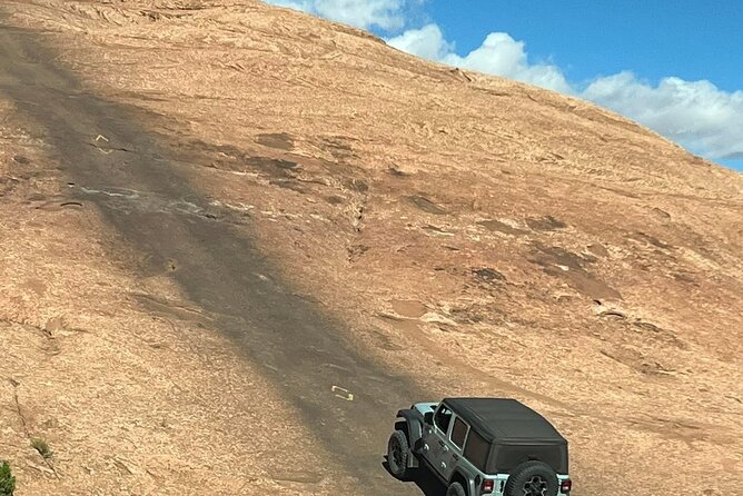 Hell's Revenge Private 4x4 Guided Jeep Experience in Moab - Key Points