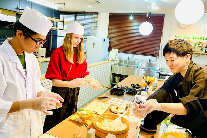 Kanazawa: Traditional Japanese & Sushi Cooking Classes - Key Points