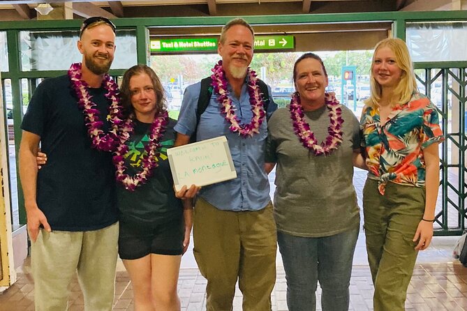 Kauai Airport Lei Greeting - Good To Know