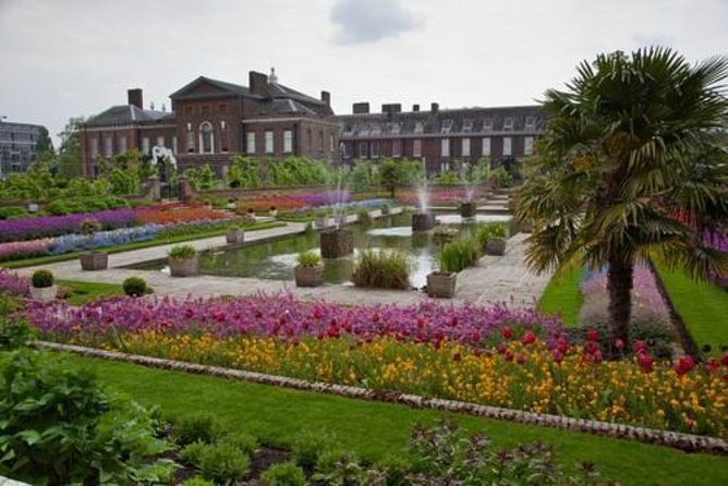 Kid-Friendly Victoria & Albert Museum and Kensington Gardens Tour - Key Points