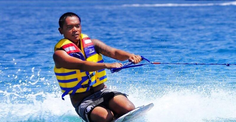 Knee Boarding in Trincomalee - What Is Kneeboarding?