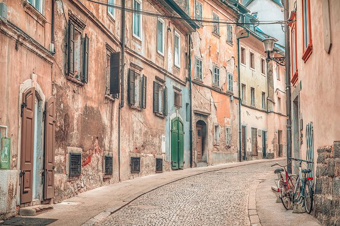 Ljubljana Scavenger Hunt and Highlights Self-Guided Tour - Key Points