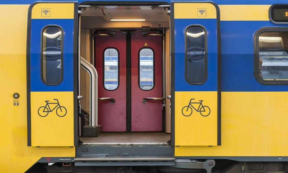 Madurodam: Train + Tram Transferring To/From Rotterdam - Good To Know