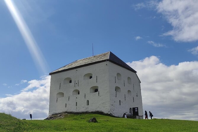 Panorama Bus Tour With Audio Guide - Key Points