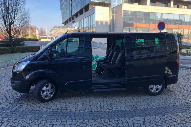 Prague: Private Transfer to the Airport (PRG) - Service Overview