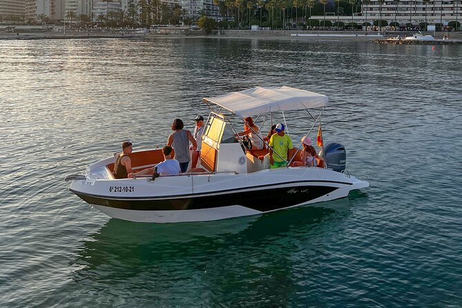 Private Boat Tour Through the Bay of Marbella NIREUS 620 - Key Points