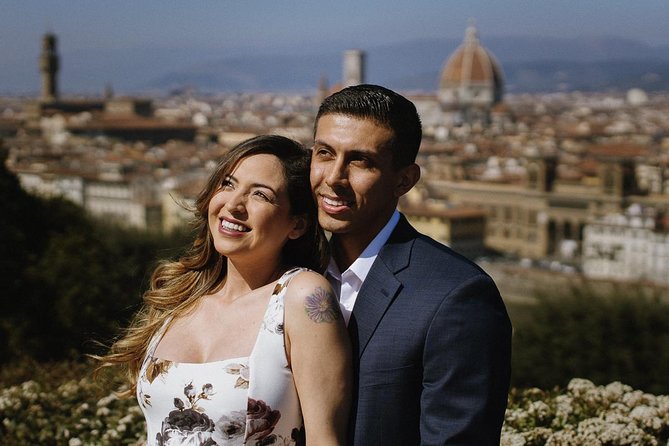 Private Photo Session With a Local Photographer in Arezzo - Key Points