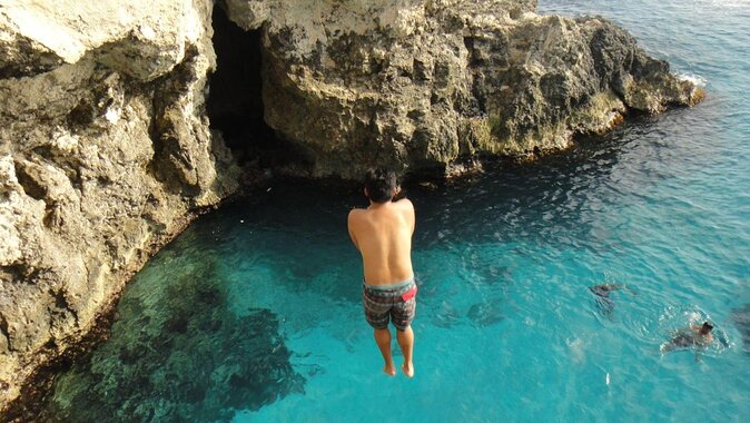 Private Photo Session With a Local Photographer in Negril - Key Points