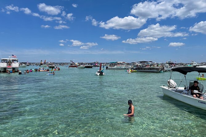 Private Pontoon in Crab Island With Captain - Key Points