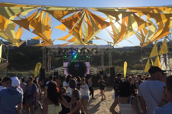 Private Transfer From Bucharest to Mamaia SUNWAVES NEVERSEA Festivals 1-4 Seat
