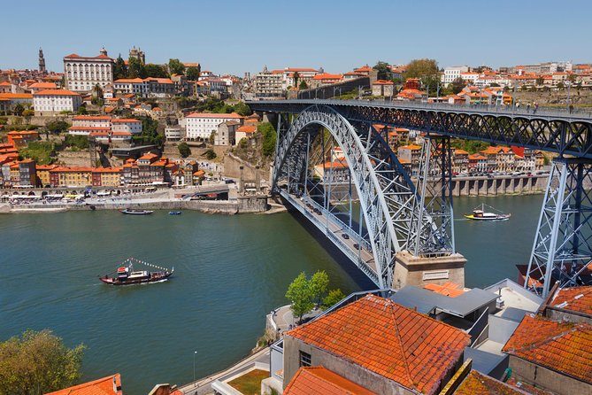 Private Transfer From Lisbon Hotel to Oporto With Stop in Fatima - Key Points