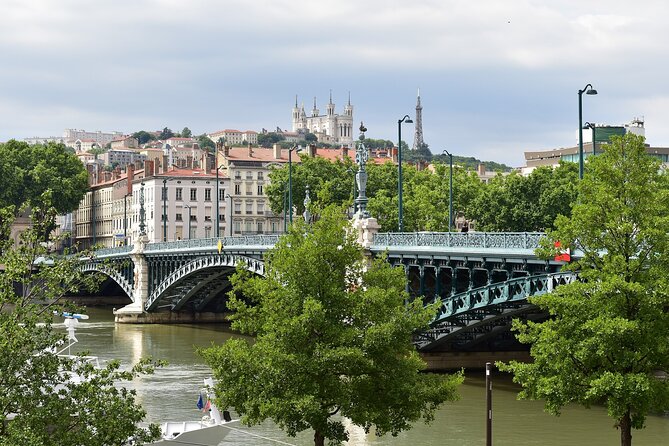 Private Transfer From Montpellier To Lyon With a 2 Hour Stop