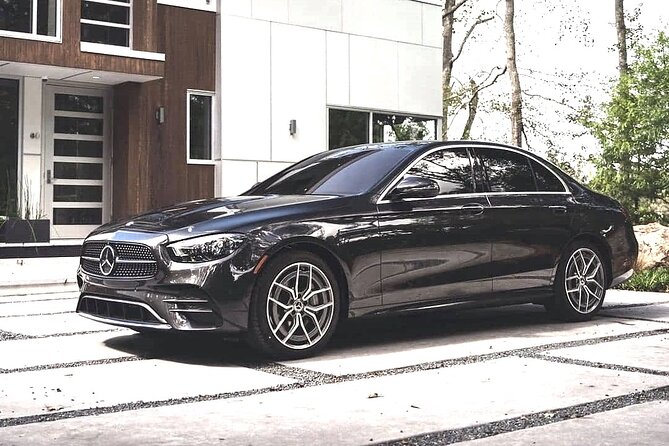 Private Transfer: Las Vegas Airport LAS to Las Vegas in Business Car - Key Points