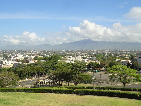 Private Transportation From Santiago De Los Caballeros to Barahona - Key Points