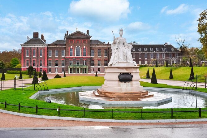 Private Walking Tour of Kensington With an Official Tour Guide - Key Points