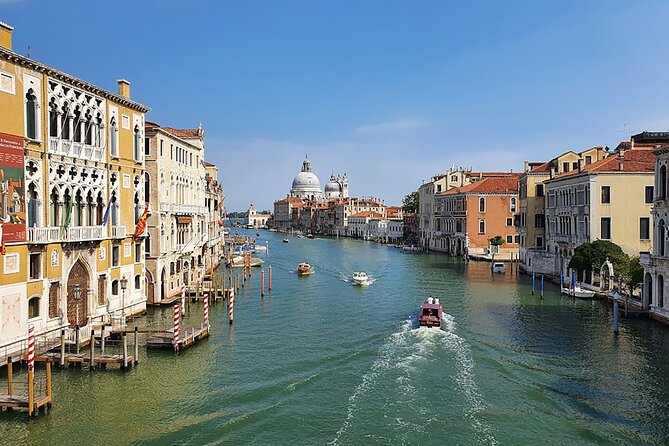 Romantic Serenade Gondola Tour: Private Ride - Key Points