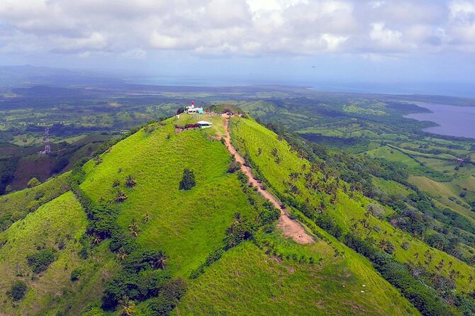 Round Mountain and Esmeralda Beach Tour From Uvero Alto - Key Points