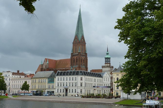 Schwerin Private Walking Tour With A Professional Guide - Key Points