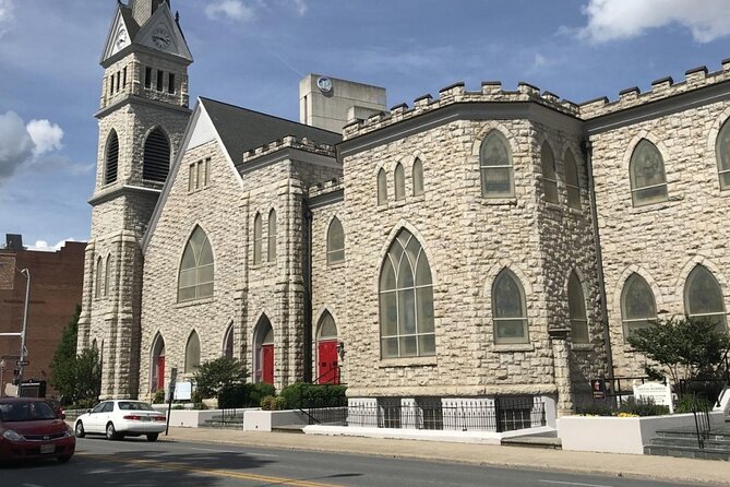 Self-Guided Scavenger Hunt: A Big Lick Of Roanoke - Unleashing the Roanoke Explorer