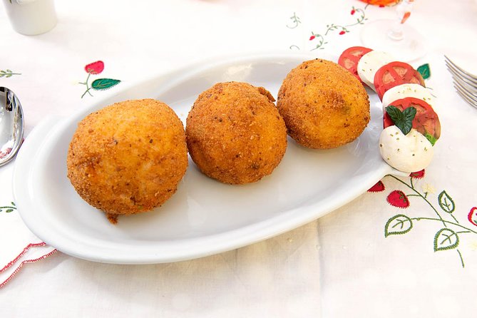Small Group Market Tour and Dining Experience at a Cesarinas Home in Pavia - Key Points