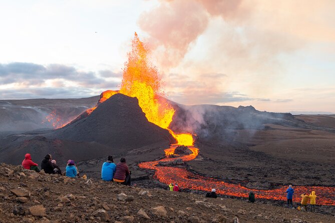 Small Group Private Volcano Hike With Lunch - Key Points