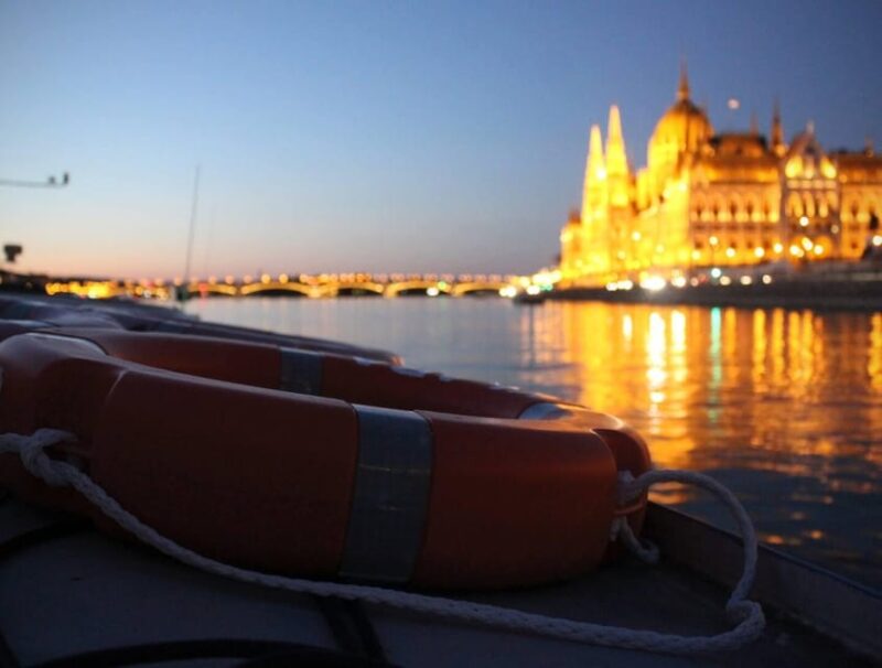 The Only Budapest Boat Cruise With Live Guiding (+Drink) - Good To Know