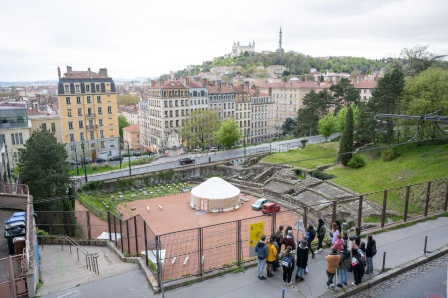 Theatrical Visit: Mysteries of the Croix-Rousse in French