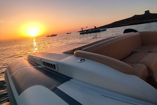 Tour in Luxurious Dinghy to Mondello and Isola Delle Femmine - Key Points