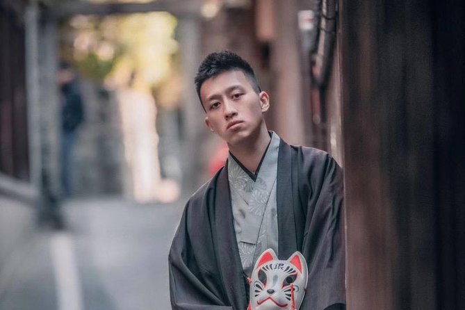 Traditional Fashion Mens Kimono - Key Points