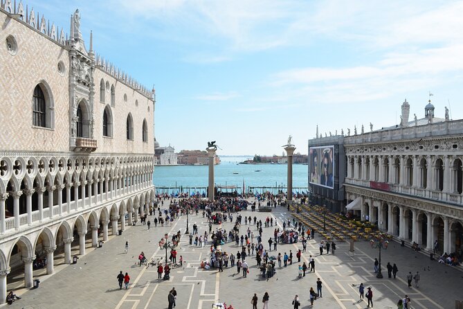 Unmissable Venice With Private Tour in Portuguese - Key Points