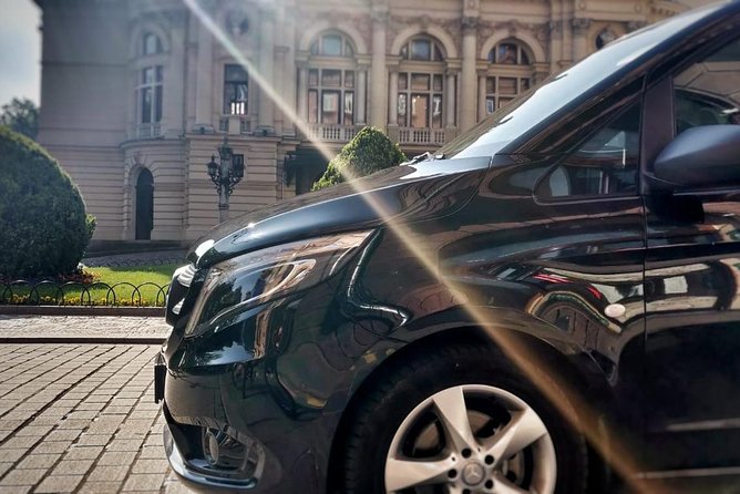 VAN Private Transfer: Krakow Airport - Krakow City - Key Points
