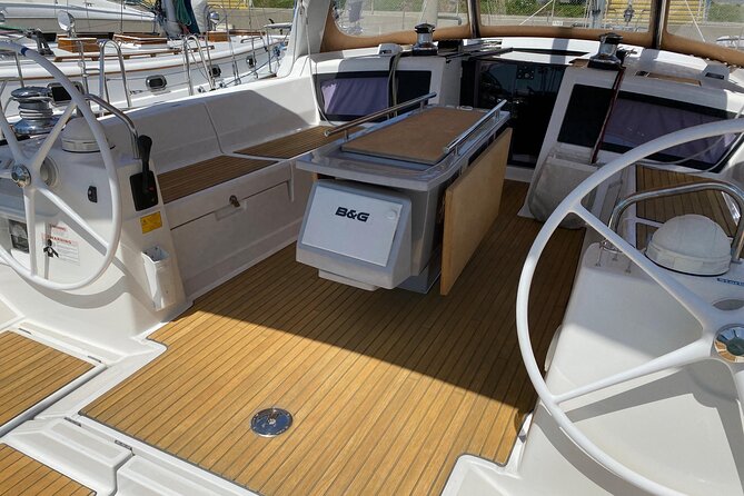 Waikiki Private Sunset Sail Romantic and Private - Experience a Romantic Sunset